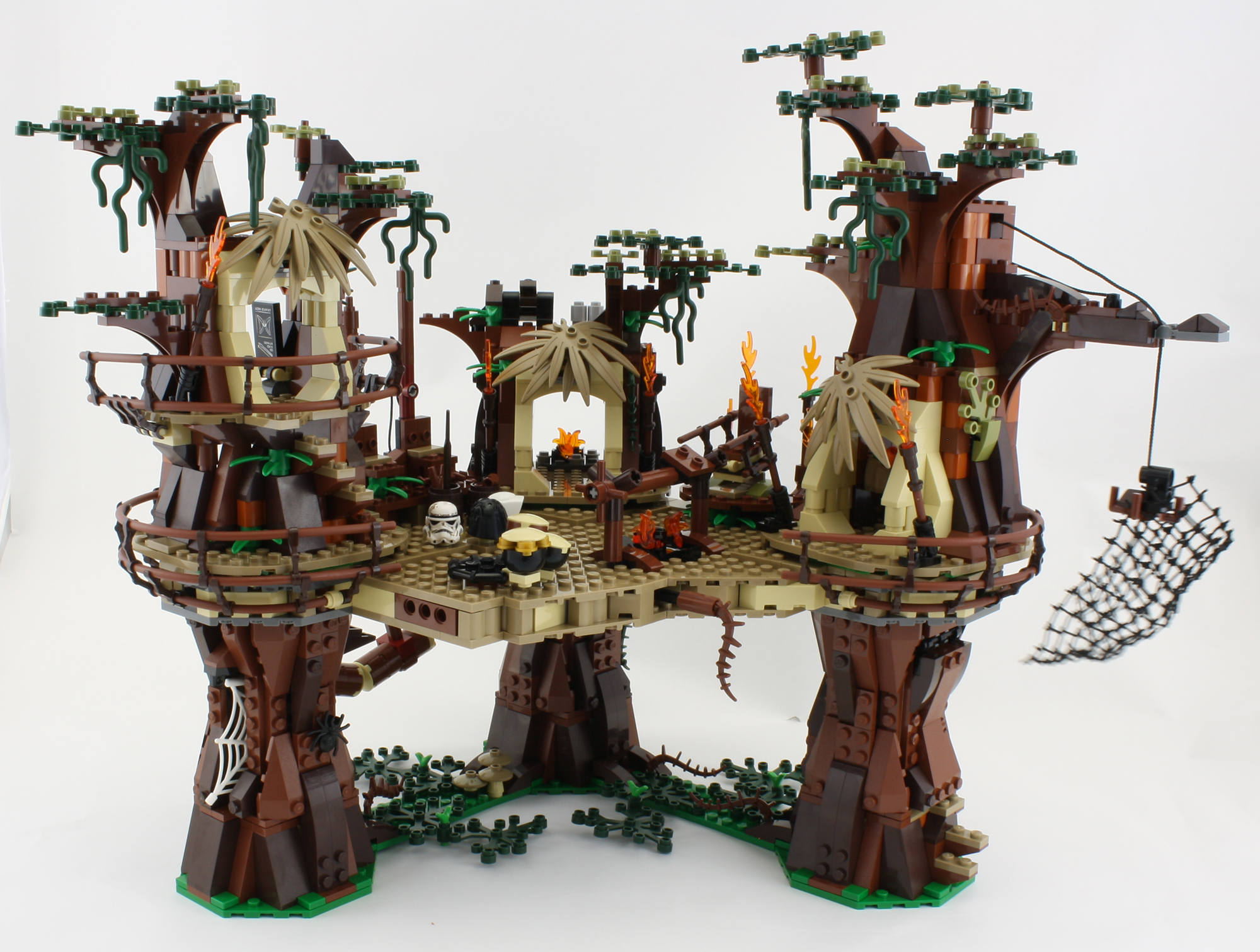 Yub nub! Review: 10236 Ewok Village