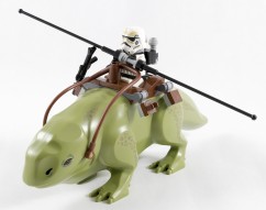 75052 – Sandtrooper on a Dewback