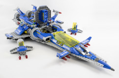 70816 – Spaceship with shuttles disconnected