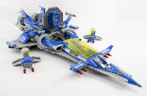 70816 - Spaceship with shuttles disconnected