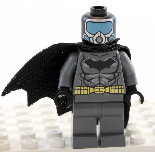 76027 - Aqua-Batman Cowl Off