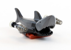76027 – Laser Shark