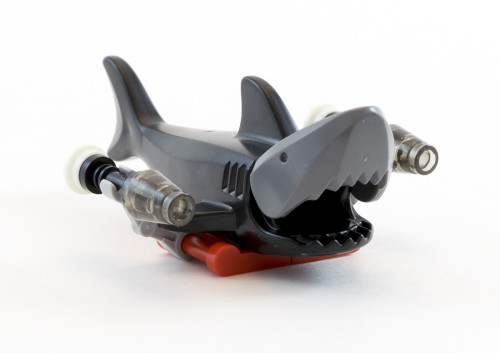 76027 - Laser Shark