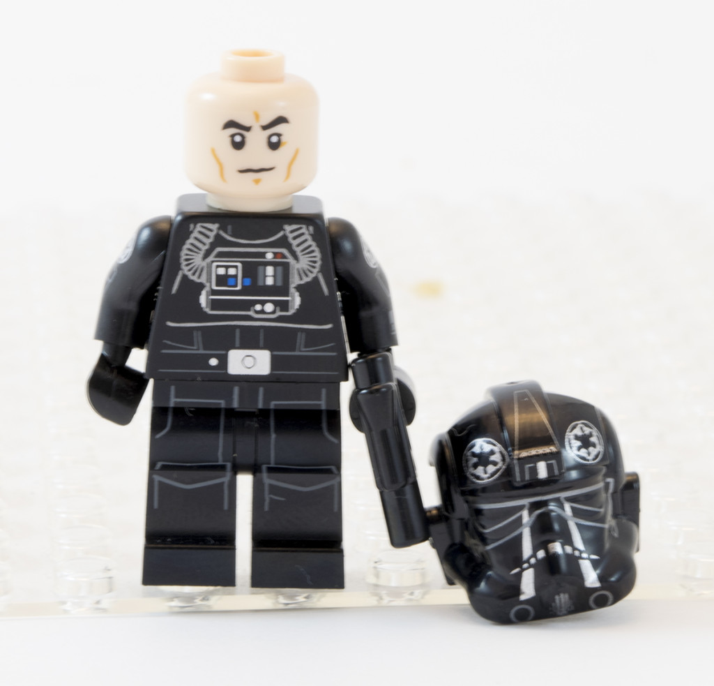 75095 - Pilot Helmet Off