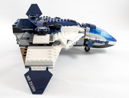 76032 Quinjet Side