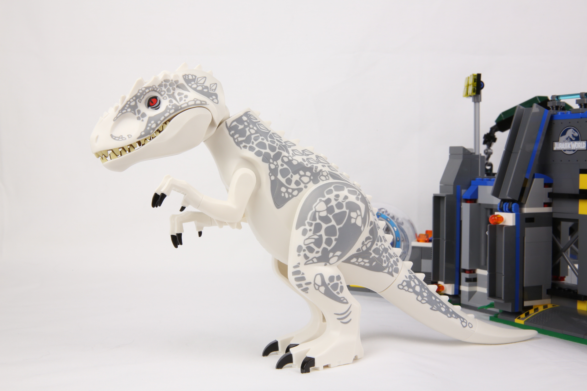 Review: LEGO 75919 Indominus Rex Breakout Jay's Brick Blog | vlr.eng.br