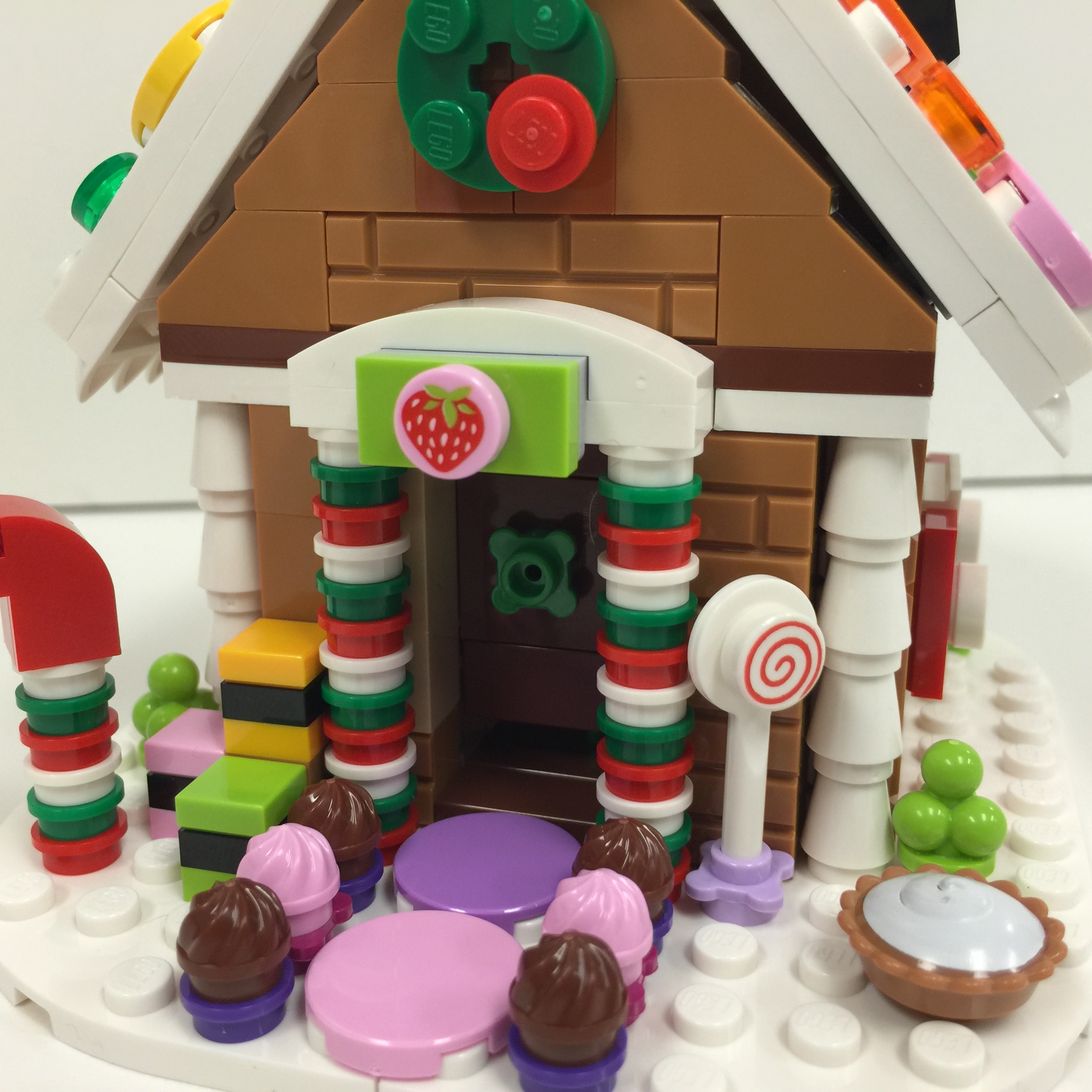 This Year’s Holiday Set Is The Bees’ Knees