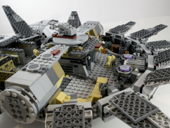 75105 Millennium Falcon Interior Rear