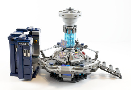 21304 TARDIS and Control Console