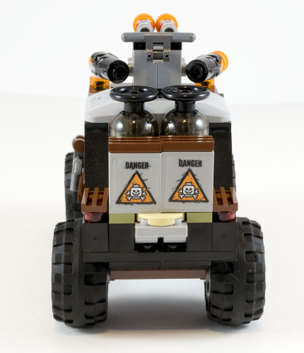 76050 Crossbones' Truck Back