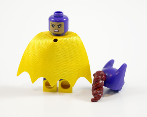 70902-batgirl-alt-face