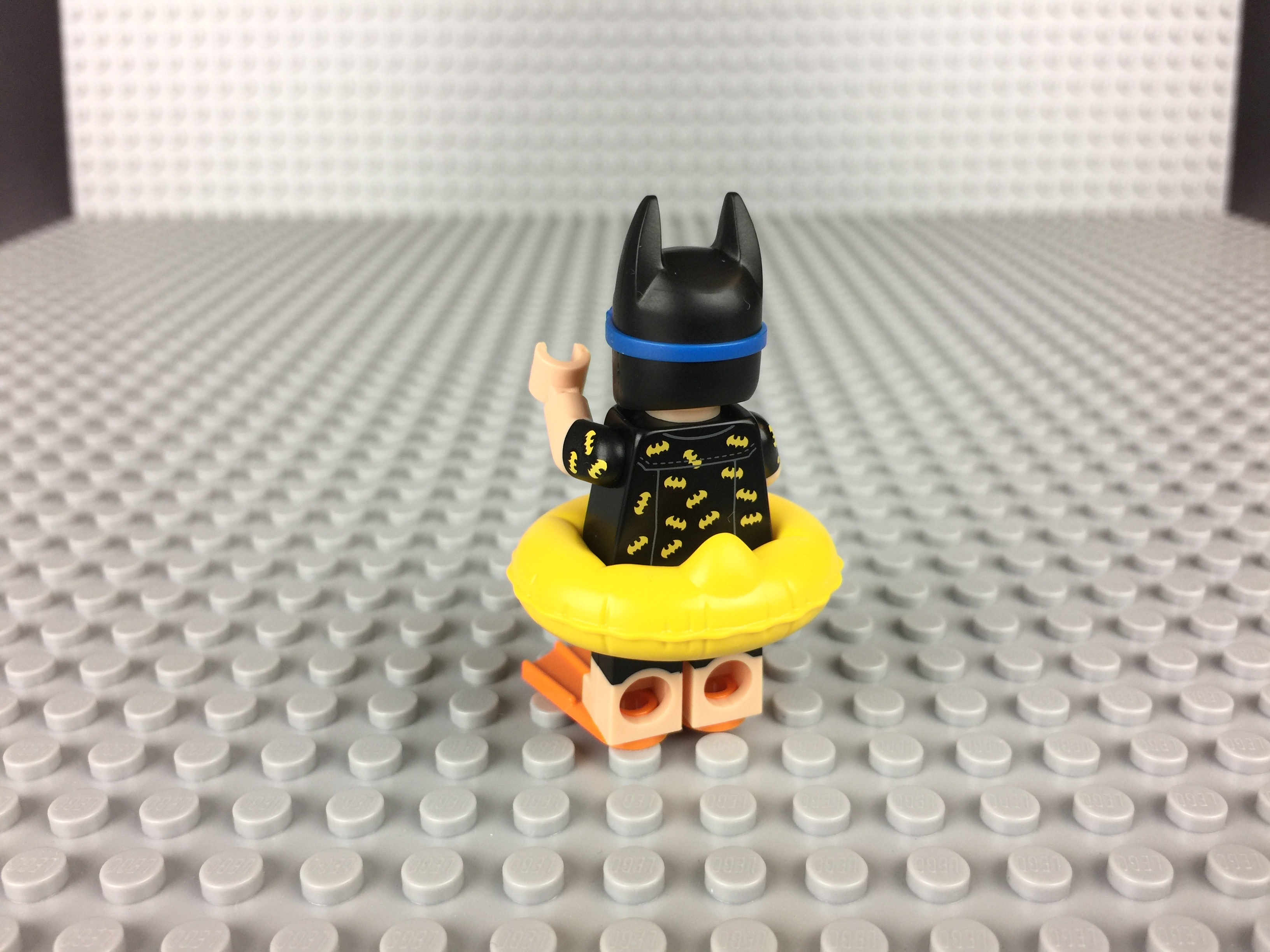 LEGO Minifig Collectible BATMAN MOVIE Series 71017 Vacation Batman