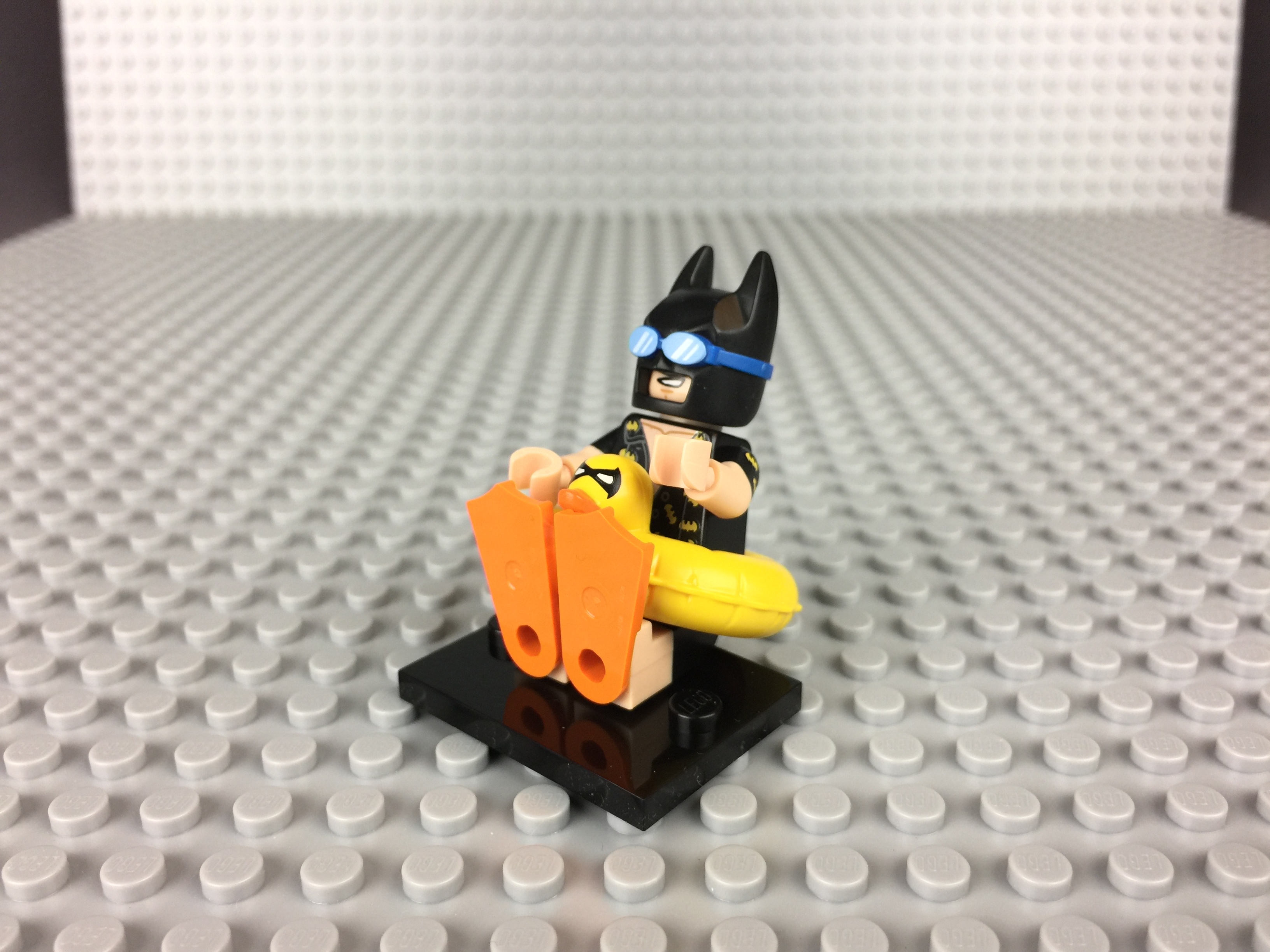 LEGO Minifig Collectible BATMAN MOVIE Series 71017 Vacation Batman