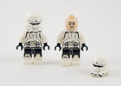 75152-imperial-hovertank-pilots