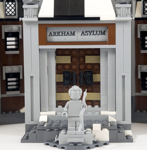 70912-arkham-asylum-front-door