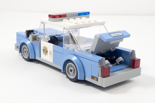 70912-gpd-cop-car-trunk-open