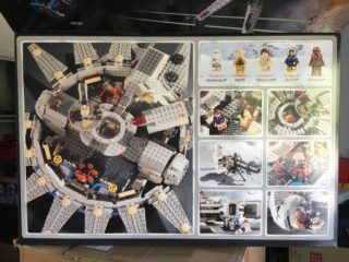 4504 Millennium Falcon Inside Under Lid