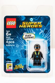 black-lightning-sdcc-lego-minifigure-in-package