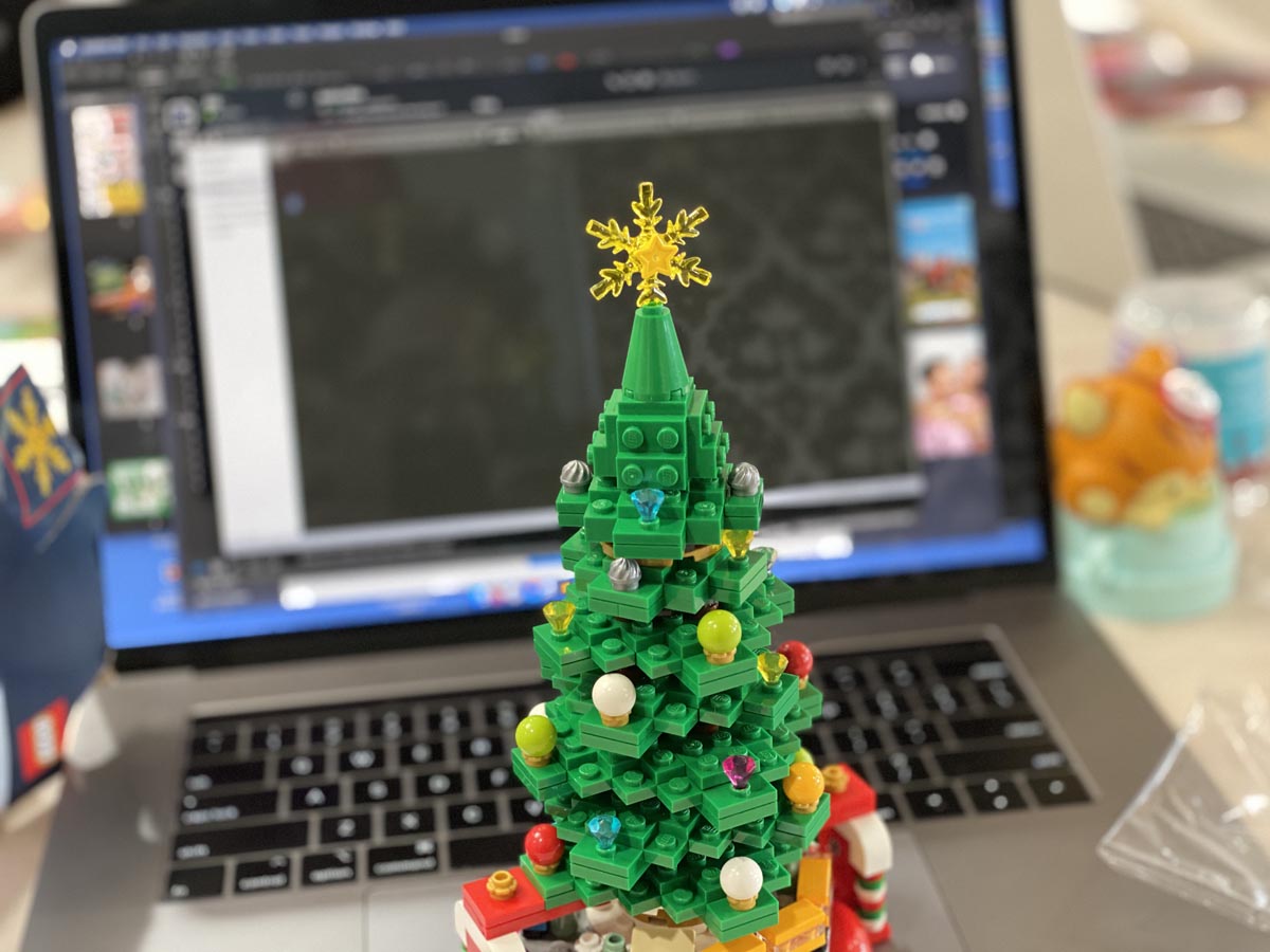 The Moving Christmas Tree Promo GWP Is Totally Worth It